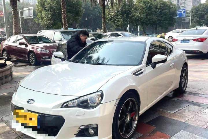 斯巴鲁 BRZ 2.0i 自动豪华型