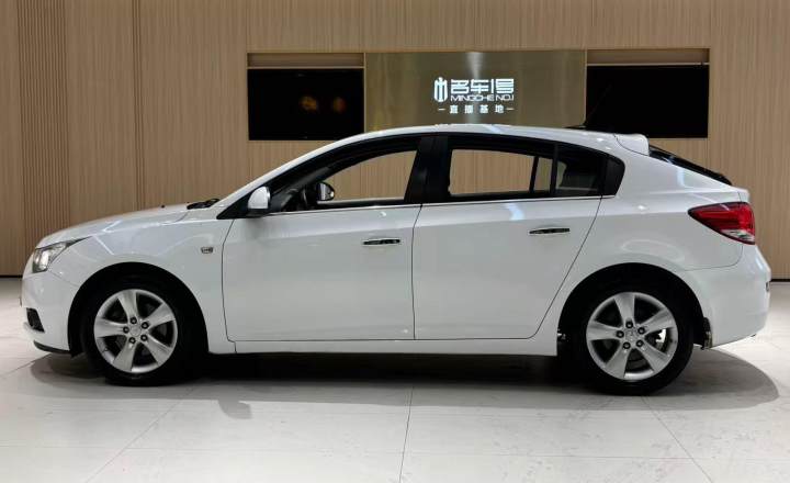 雪佛兰 科鲁兹 2013款 掀背 1.6T 自动旗舰型