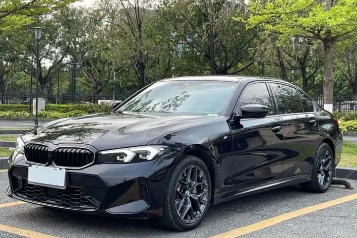 宝马 3系 330Li M运动曜夜套装