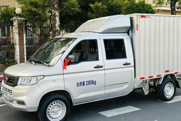 五菱汽车 五菱荣光新卡 1.5L双排基本型LAR