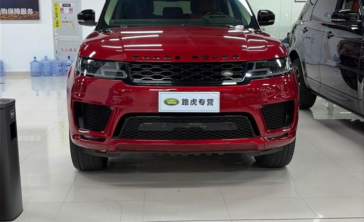 路虎 揽胜运动 2021款 3.0 L6 耀黑版