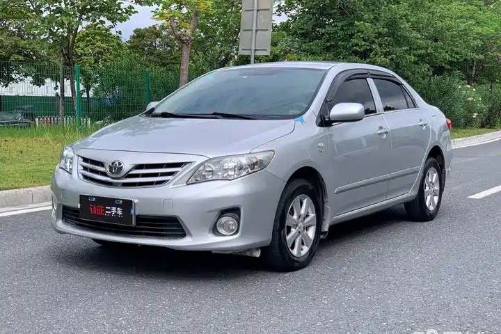 丰田 卡罗拉 1.6L 自动GL天窗版