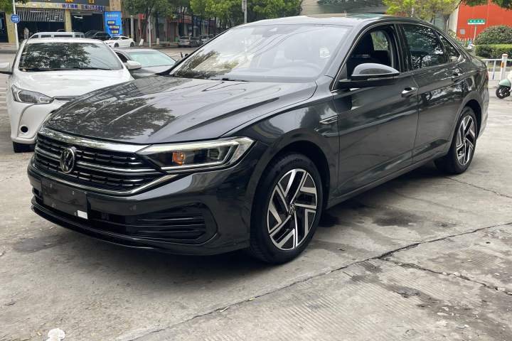 大众 速腾 200TSI DSG超越版
