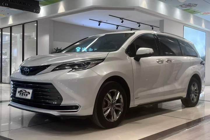 丰田 赛那SIENNA 2024款 2.5L混动 四驱尊贵版