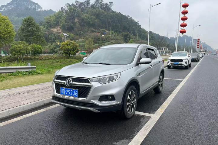 东风风度 MX5 2.0L 手动精英版