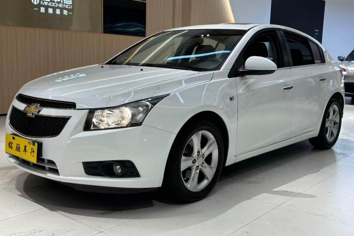 雪佛兰 科鲁兹 2013款 掀背 1.6T 自动旗舰型