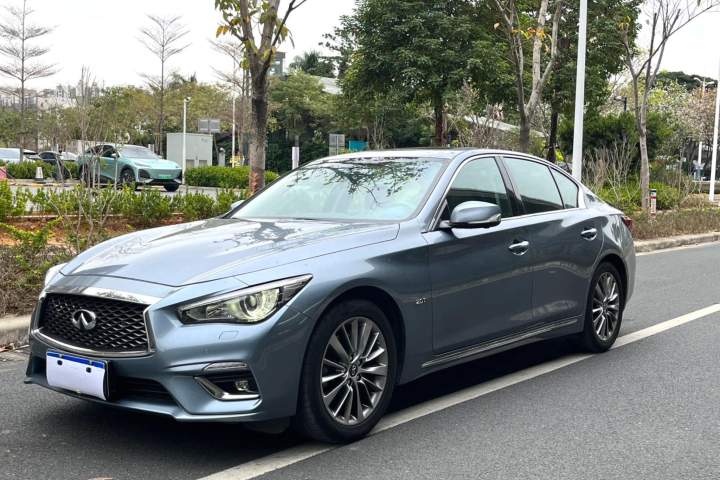 英菲尼迪 Q50L 2.0T 舒适版 国VI