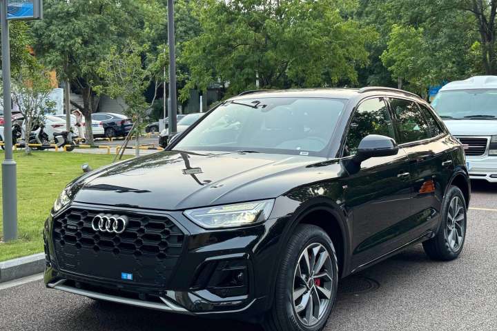 奥迪 Q5L 40 TFSI 豪华动感型