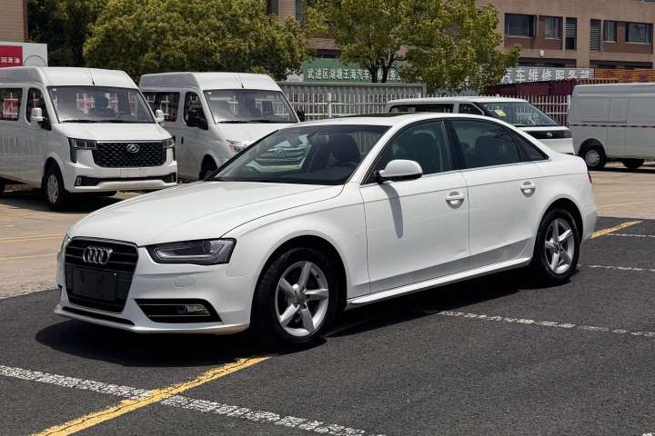奥迪 A4L 2013款 35 TFSI 自动标准型