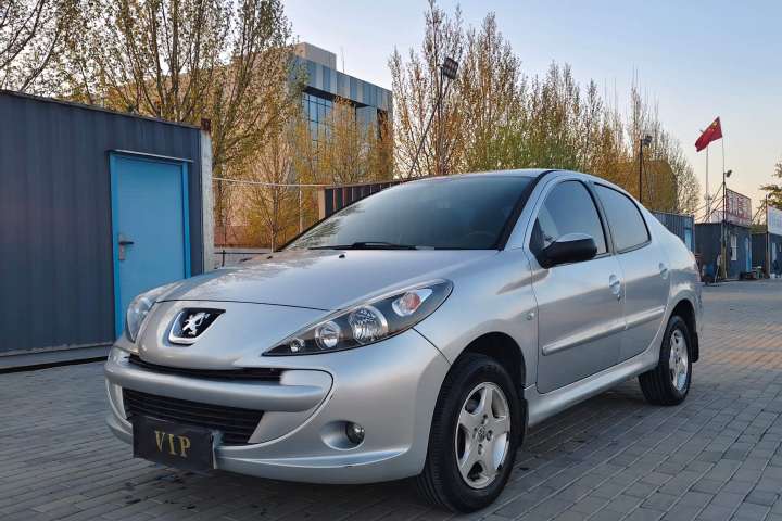 标致 207 三厢 1.6L 手动驭乐版