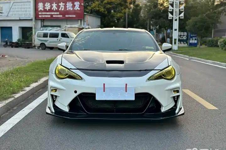斯巴鲁 BRZ 2.0i 自动豪华型