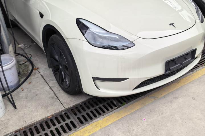 特斯拉 Model Y 长续航全轮驱动版