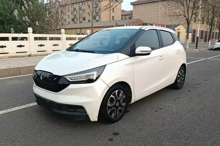 江铃集团新能源 易至EV3 小雷达酷跑型