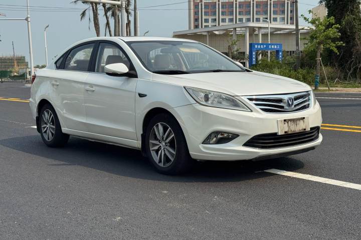 长安 逸动 1.6L 手动旗舰型