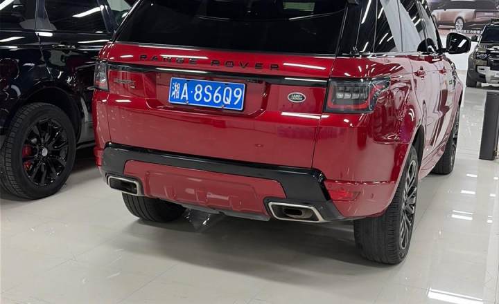 路虎 揽胜运动 2021款 3.0 L6 耀黑版