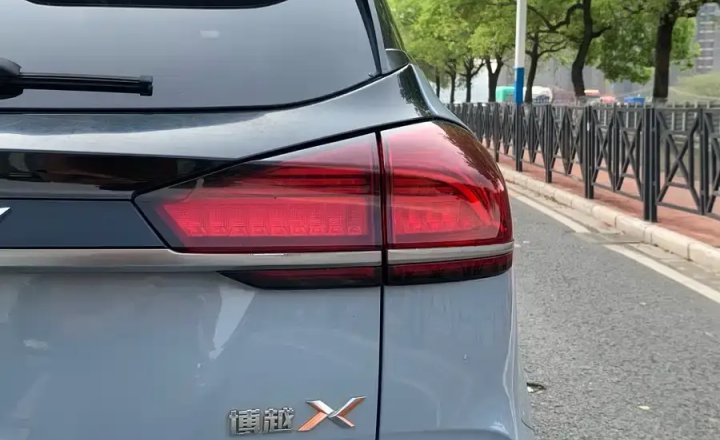吉利汽车 博越 2022款 博越X 1.8TD DCT智联型