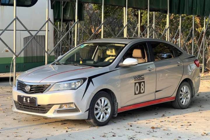 长安 悦翔V7 1.6L 手动乐动型 国IV