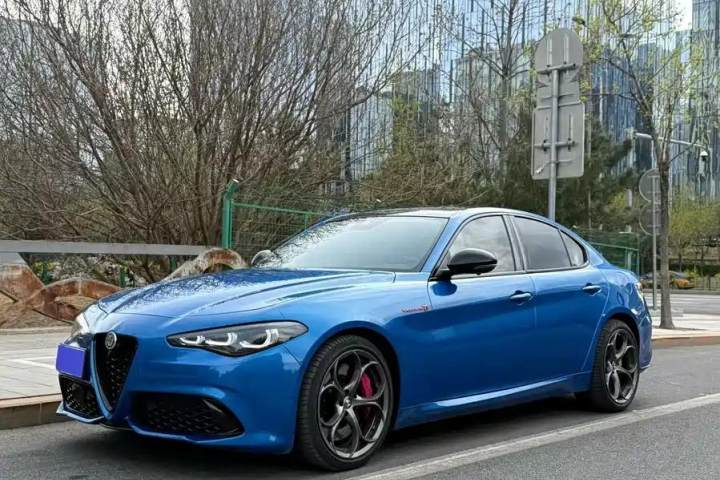 阿尔法·罗密欧 Giulia朱丽叶 2.0T 280HP 赛道限量版