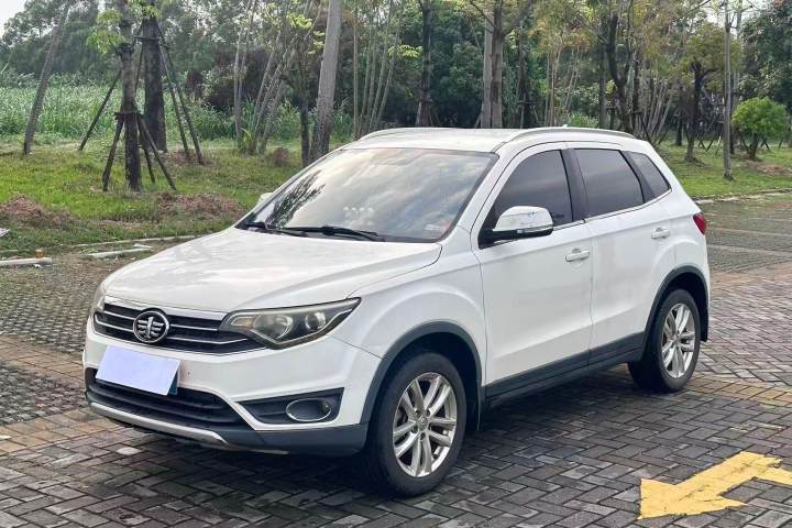 一汽 森雅R7 1.6L 手动舒适型