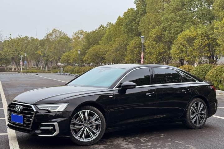奥迪 A6L 45 TFSI quattro 臻选动感型