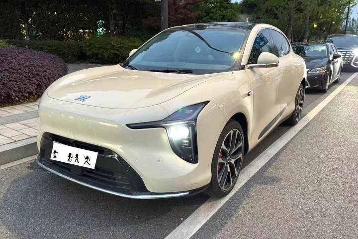 智己汽车 智己LS6 2026款 增程 52 Max