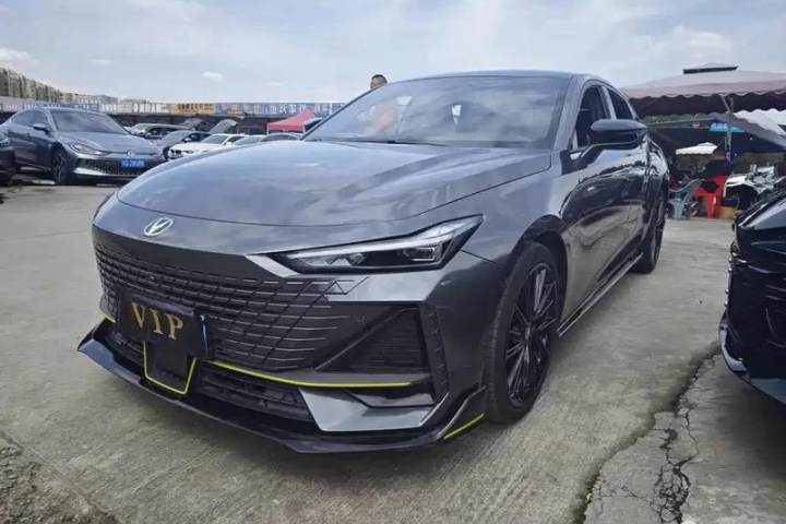 长安 UNIV 2023款 1.5T 运动版