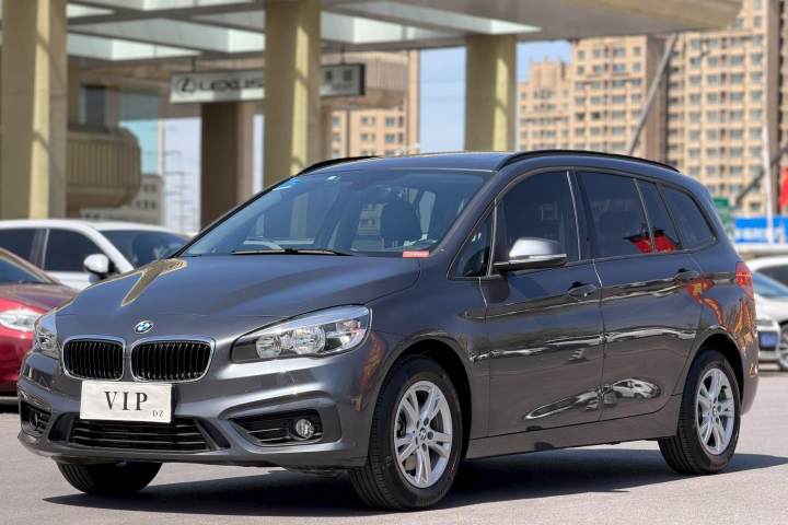 宝马 2系多功能旅行车 218i 领先型