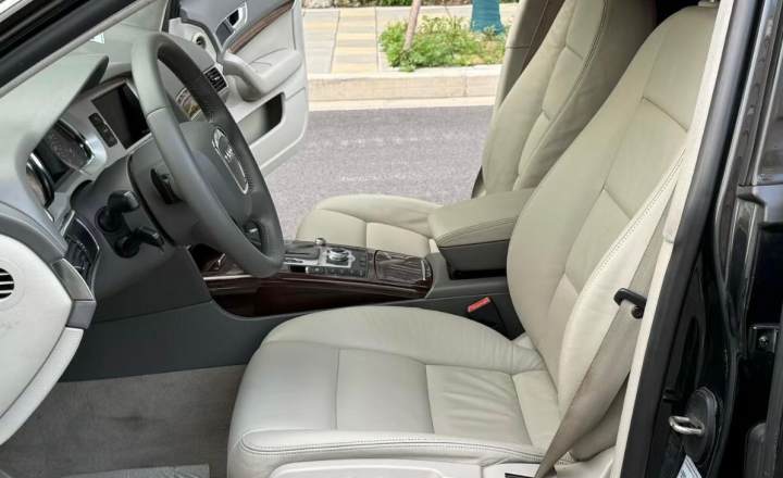 奥迪 A6L 2009款 2.8 FSI 豪华型