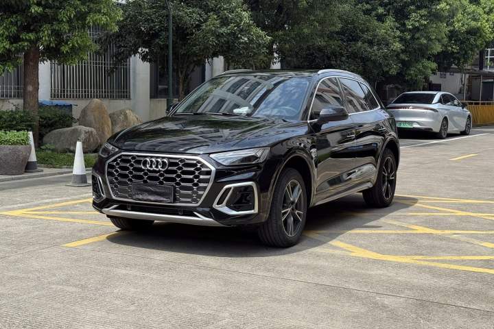 奥迪 Q5L 40 TFSI 时尚动感型