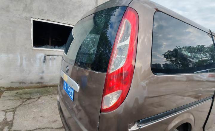 福田 风景G5 2019款 2.0L平顶长轴7座多用途乘用车4G63S4M