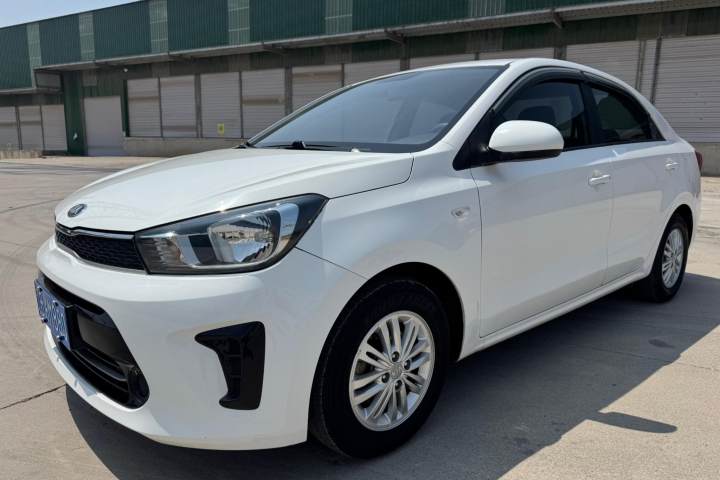起亚 焕驰 1.4L 手动时尚版Smart