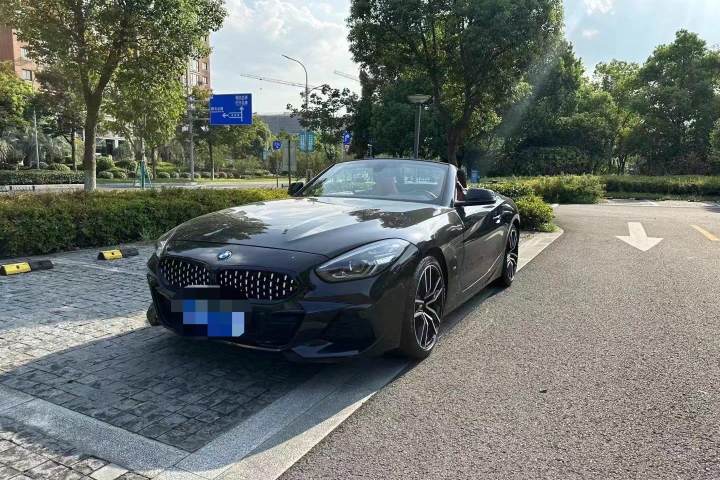 宝马 Z4 sDrive 25i M运动曜夜套装