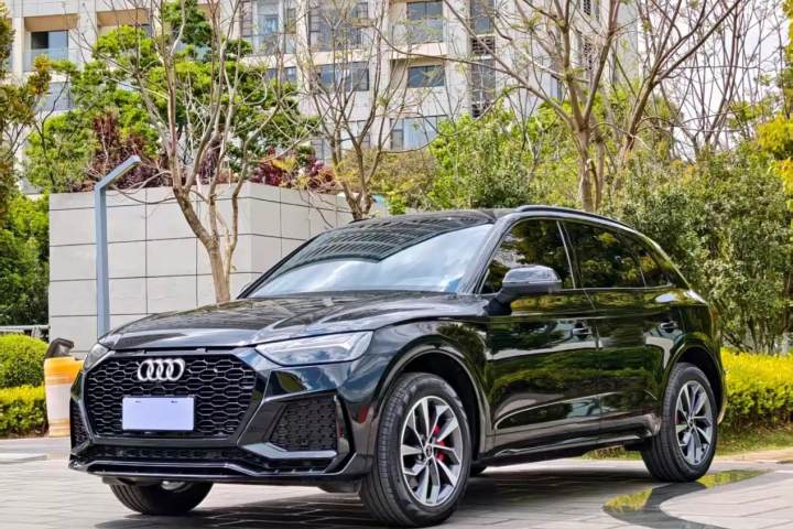 奥迪 Q5L 40 TFSI 豪华动感型