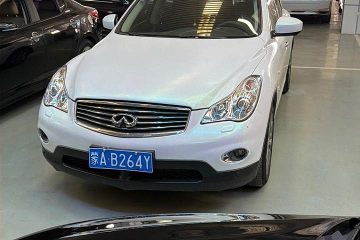 英菲尼迪 QX50(进口) 2.5L 两驱优雅版