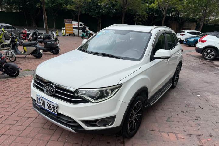 一汽 森雅R7 1.6L 手动智能型