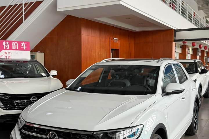 大众 T-ROC探歌 300TSI DSG两驱辰光版