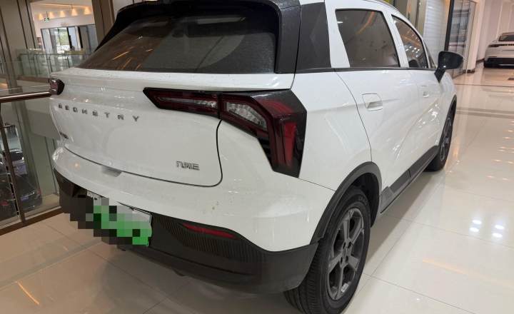 吉利几何 E萤火虫 2022款 320KM 乖巧虎 4座