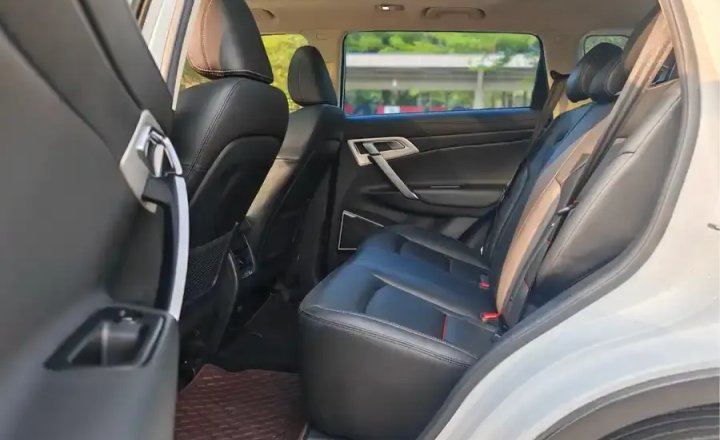 吉利汽车 博越 2018款 1.8TD 自动两驱智联型4G互联版