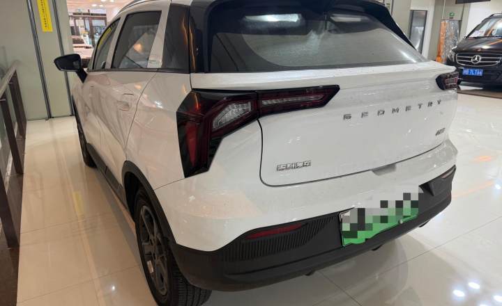 吉利几何 E萤火虫 2022款 320KM 乖巧虎 4座