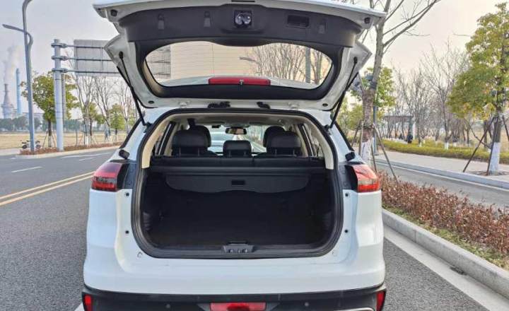 吉利汽车 博越 2018款 1.8TD 自动两驱智联型4G互联版