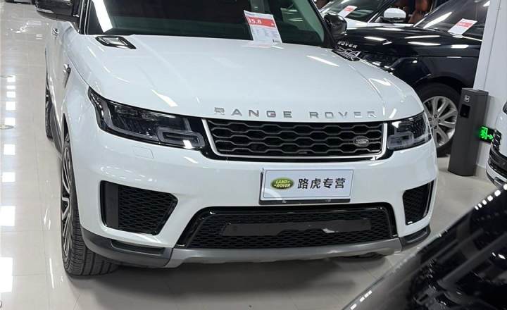 路虎 揽胜运动 2021款 3.0 L6 耀黑版