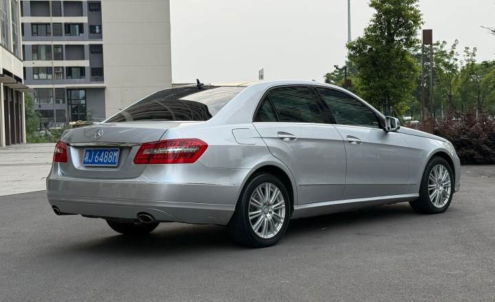奔驰 E级(进口) 2010款 E 300 时尚型豪华版