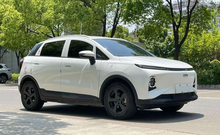 吉利几何 E萤火虫 2024款 401km 萤光