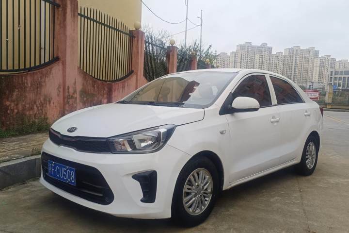 起亚 焕驰 1.4L 手动时尚版Smart