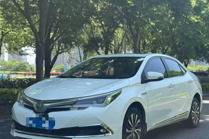 丰田 卡罗拉 双擎 1.8L E-CVT精英版