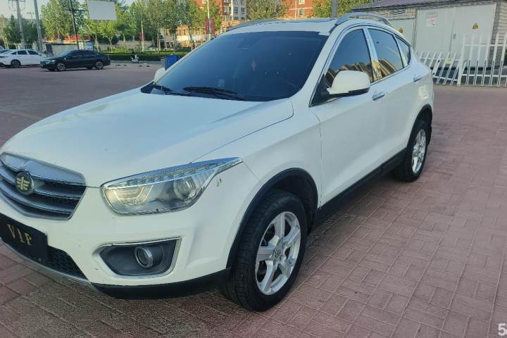 奔腾 X80 2013款 2.0L 手动豪华型