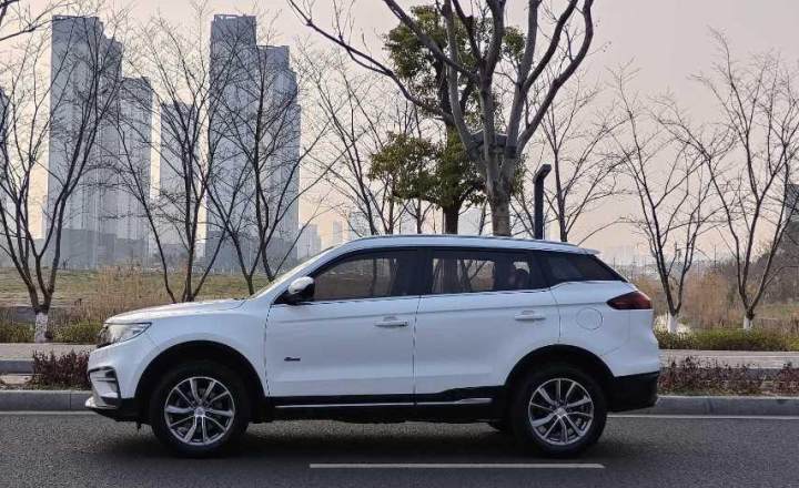 吉利汽车 博越 2018款 1.8TD 自动两驱智联型4G互联版