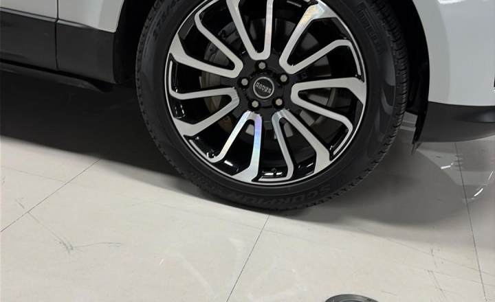 路虎 揽胜运动 2021款 3.0 L6 耀黑版