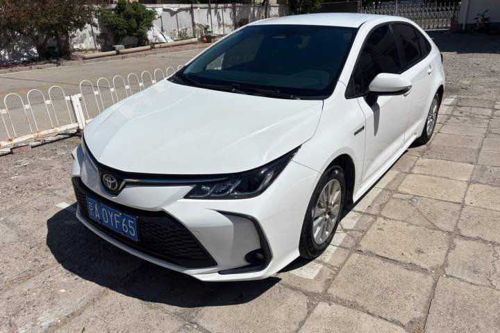 丰田 卡罗拉 2023款 1.8L 智能电混双擎 先锋版