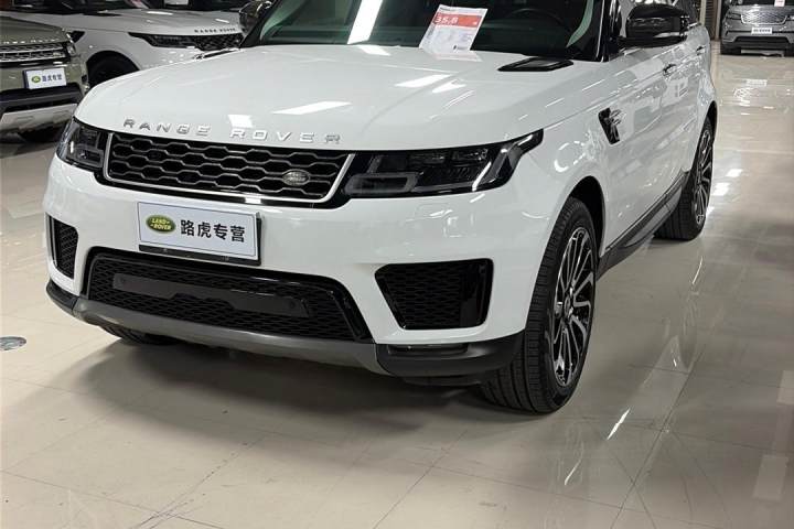 路虎 揽胜运动 2021款 3.0 L6 耀黑版